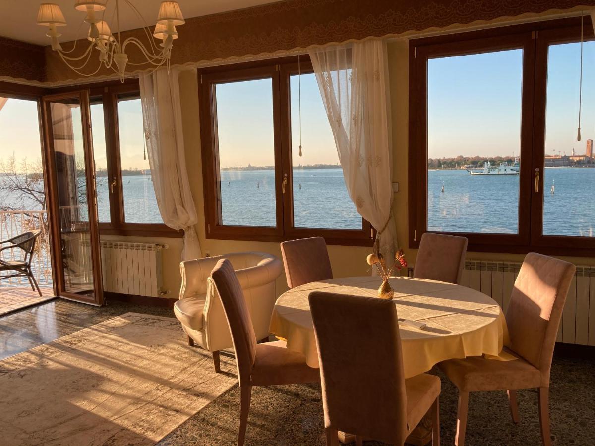 Oasis Golden Lagoon Chalet 베니스-리도 외부 사진