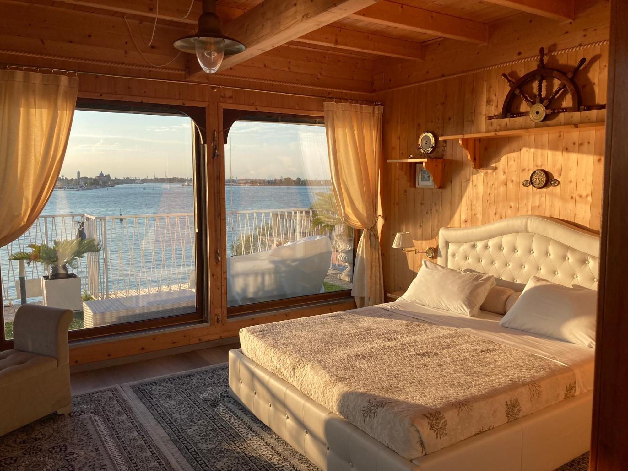 Oasis Golden Lagoon Chalet 베니스-리도 외부 사진