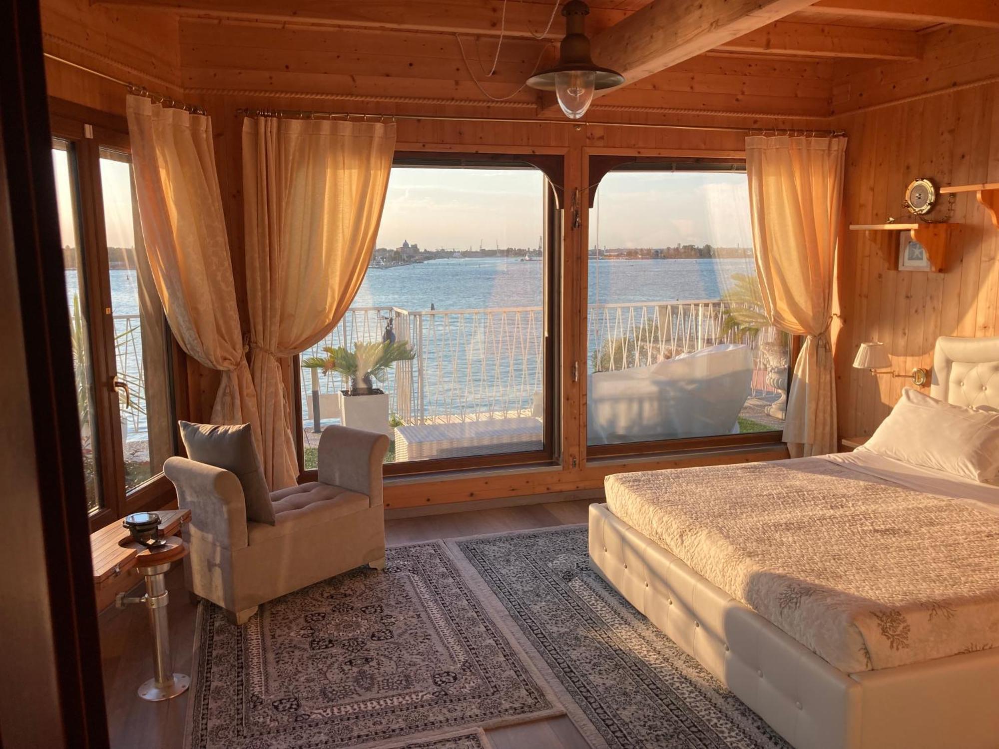 Oasis Golden Lagoon Chalet 베니스-리도 외부 사진